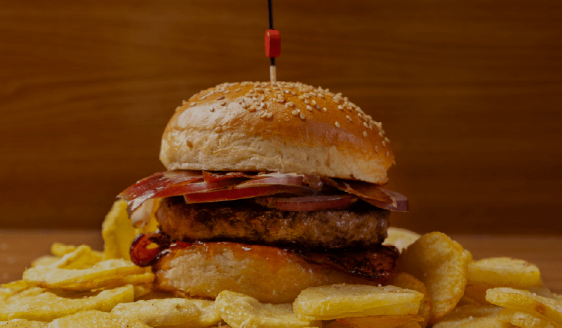 Hamburguesa de Mi Bella Lola con patatas